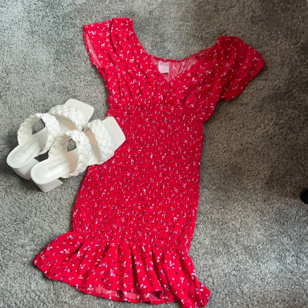 Ruched Floral Mini Dress 👗🌸